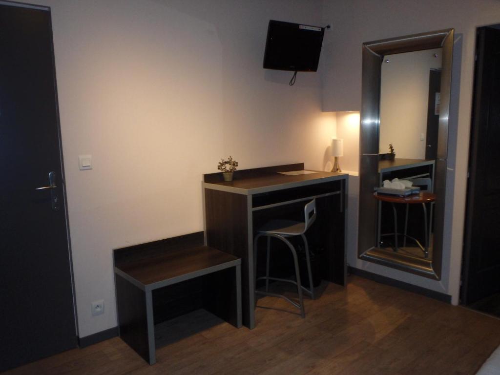 Contact Hotel Les Ailes Challes-les-Eaux Room photo